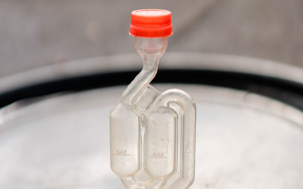Pièce d'équipement utilisée pendant la macération carbonique et la fermentation lactique.